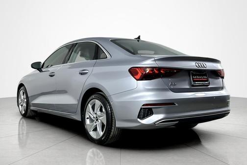 Florett Silver Metallic 2023 Audi A3 Premium