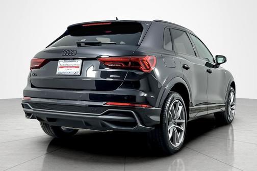 2025 Audi Q3 Premium 45 TFSI S line quattro Tiptronic