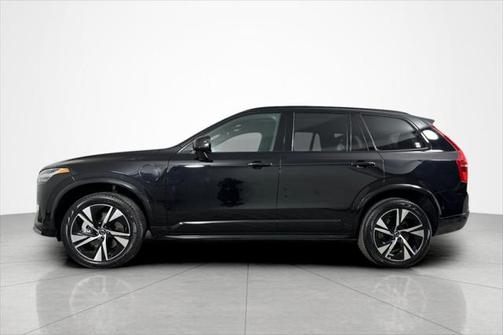 2022 Volvo XC90 Recharge Plug-In Hybrid T8 R-Design 7 Passenger