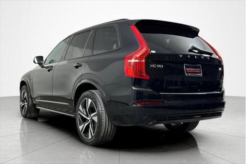 2022 Volvo XC90 Recharge Plug-In Hybrid T8 R-Design 7 Passenger