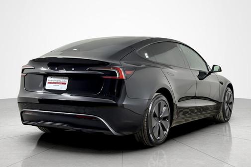 BLACK 2025 Tesla Model 3 Long Range