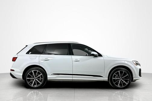 2025 Audi Q7 45 Premium Plus