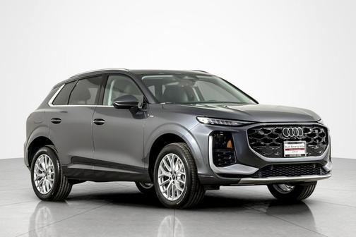Daytona Gray Pearl Effect 2026 Audi Q3 TFSI quattro S tronic