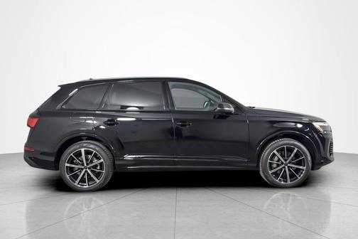 Mythos Black Metallic 2026 Audi Q7 45 Premium Plus
