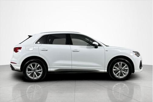 2024 Audi Q3 Premium 45 TFSI S line quattro Tiptronic