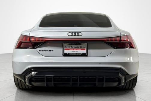 2024 Audi e-tron GT Premium Plus quattro