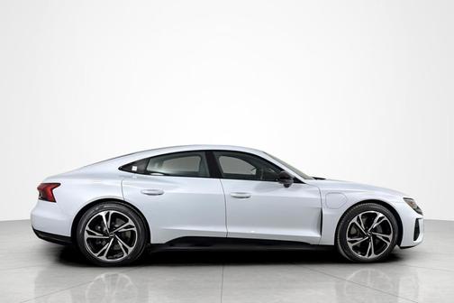 2024 Audi e-tron GT Premium Plus quattro