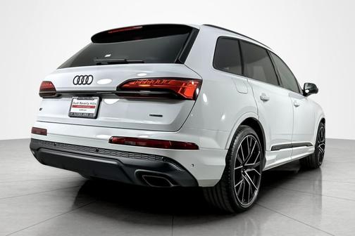 2025 Audi Q7 55 Premium Plus