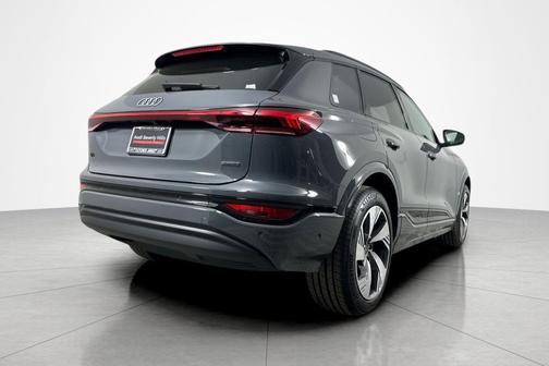 2025 Audi Q6 e-tron Premium Plus quattro