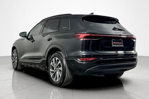 2025 Audi Q6 e-tron Premium quattro