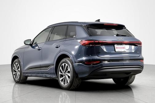 2025 Audi Q6 e-tron Premium quattro