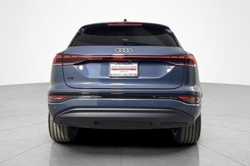 2025 Audi Q6 e-tron Prestige quattro