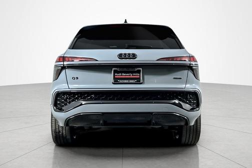 Arrow Gray Pearl Effect 2026 Audi Q3 TFSI quattro S tronic