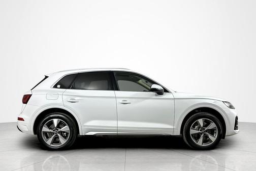 2023 Audi Q5 40 Premium