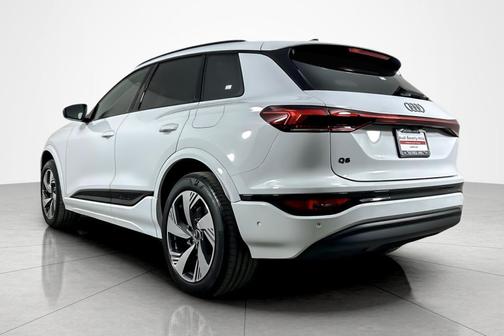 2025 Audi Q6 e-tron Premium Plus quattro