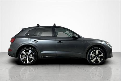 2022 Audi Q5 45 S line Premium Plus