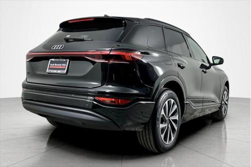 2025 Audi Q6 e-tron Premium quattro