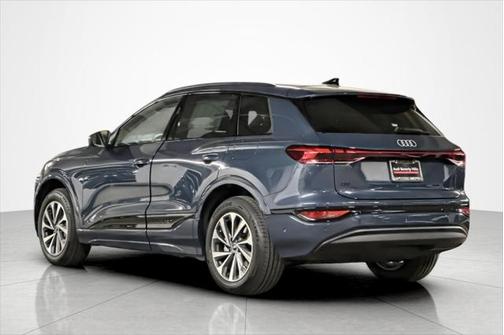 2025 Audi Q6 e-tron Premium Plus quattro