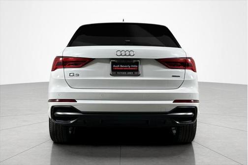 2022 Audi Q3 45 S line Premium