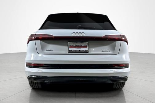 2022 Audi e-tron Premium