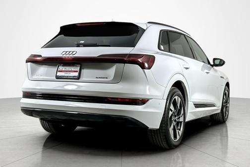 2022 Audi e-tron Premium