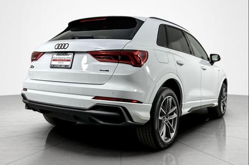 2025 Audi Q3 Premium 45 TFSI S line quattro Tiptronic