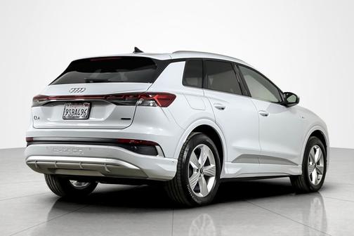 2024 Audi Q4 e-tron Premium Plus 55 quattro