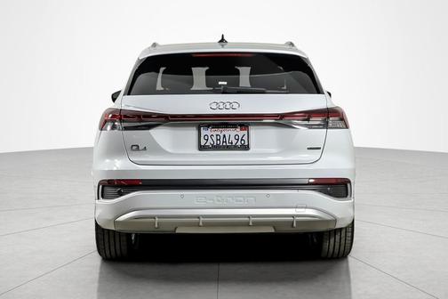 2024 Audi Q4 e-tron Premium Plus 55 quattro