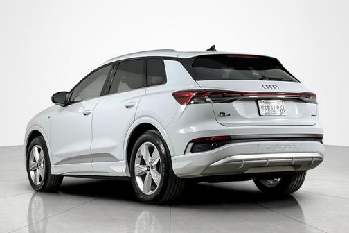 2024 Audi Q4 e-tron Premium Plus 55 quattro