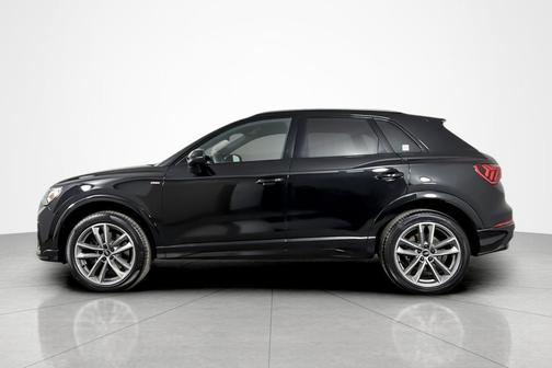 Mythos Black Metallic 2025 Audi Q3 Premium 45 TFSI S line quattro Tiptronic