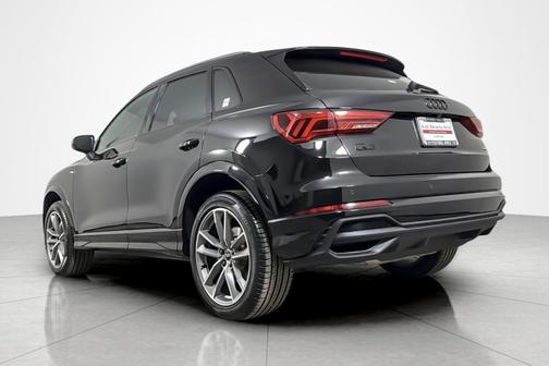 Mythos Black Metallic 2025 Audi Q3 Premium 45 TFSI S line quattro Tiptronic