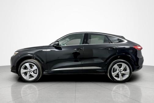 Mythos Black Metallic 2026 Audi Q5 Sportback Premium Plus TFSI quattro S tronic