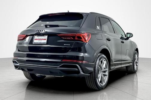 2025 Audi Q3 Premium 45 TFSI S line quattro Tiptronic