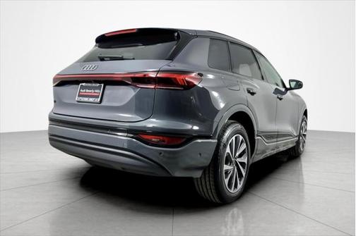2025 Audi Q6 e-tron Premium Plus quattro