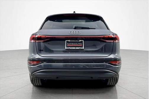 2025 Audi Q6 e-tron Premium Plus quattro