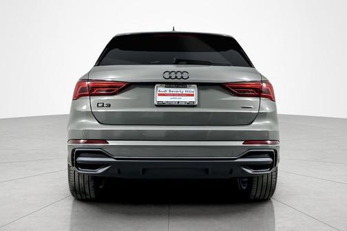 2025 Audi Q3 Premium 45 TFSI S line quattro Tiptronic