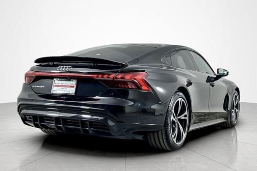 2023 Audi e-tron GT Prestige quattro