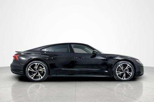 2023 Audi e-tron GT Prestige quattro