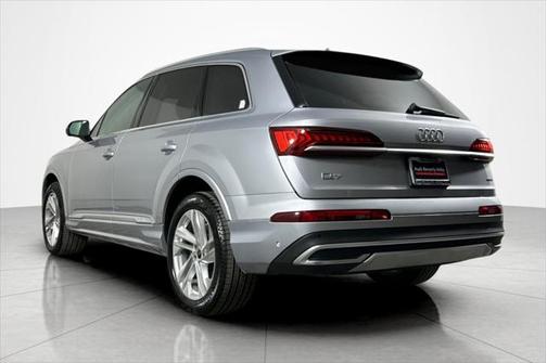 2022 Audi Q7 45 Premium Plus