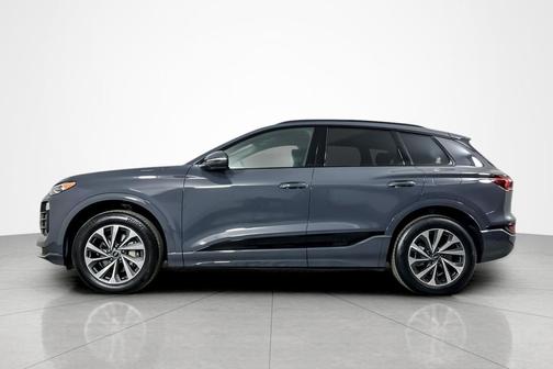 2025 Audi Q6 e-tron Premium quattro