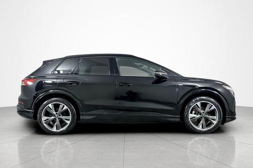 2024 Audi Q4 e-tron Premium Plus 55 quattro