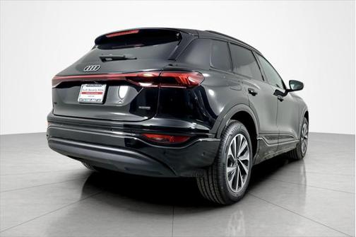 2025 Audi Q6 e-tron Premium quattro