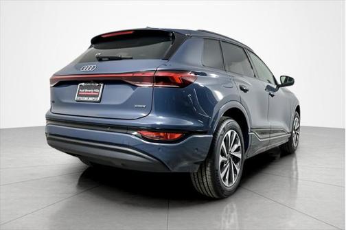 2025 Audi Q6 e-tron Premium Plus quattro