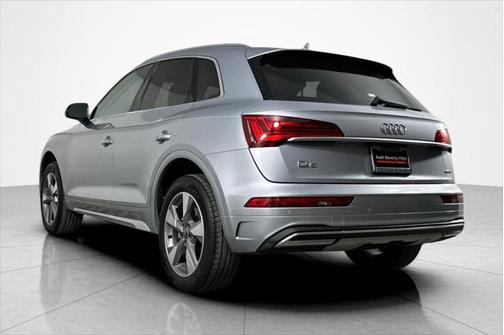 2023 Audi Q5 40 Premium Plus