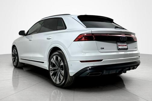 Glacier White Metallic 2026 Audi Q8 55 Premium Plus
