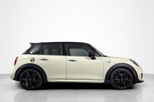WHITE 2019 MINI Hardtop Cooper S