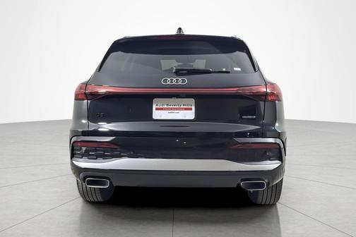 Mythos Black Metallic 2025 Audi Q5 Premium TFSI quattro S tronic
