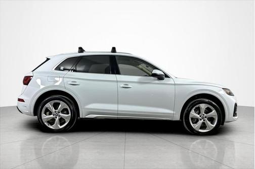 2021 Audi Q5 45 Premium Plus