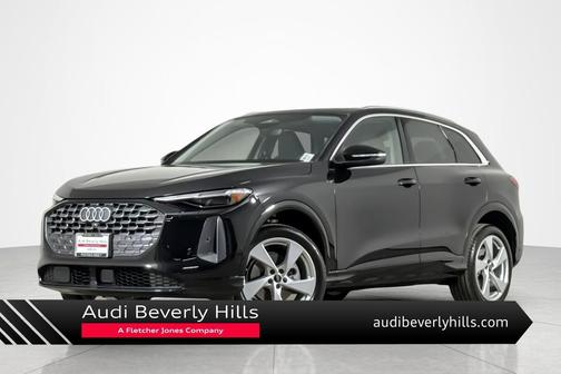 Mythos Black Metallic 2025 Audi Q5 Premium Plus TFSI quattro S tronic