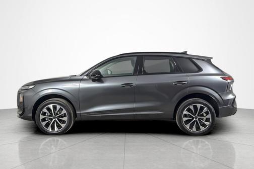 Daytona Gray Pearl Effect 2026 Audi Q3 TFSI quattro S tronic